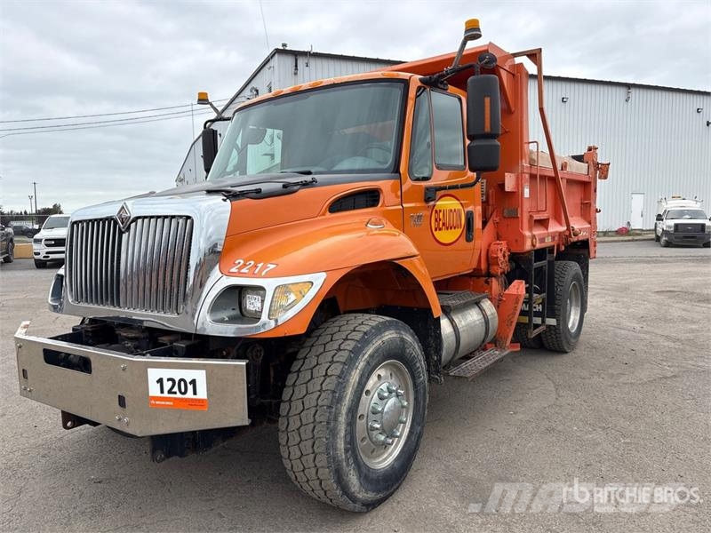 International 7400 Közúti karbantartó haszongépek