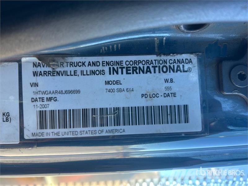 International 7400 Nostolava-autot