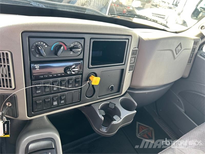 International 7400 Cabine en interieur