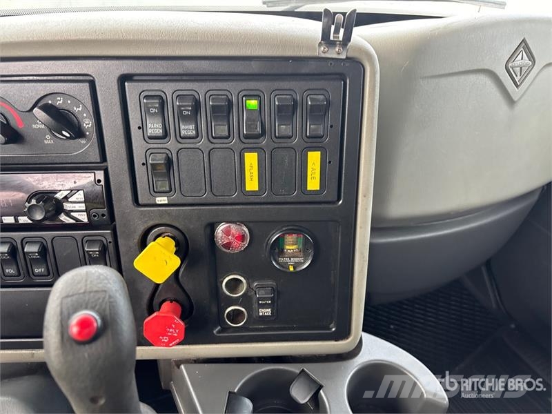 International 7400 Komunalna vozila