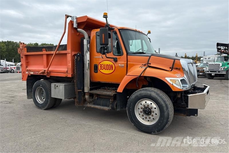 International 7400 市政车