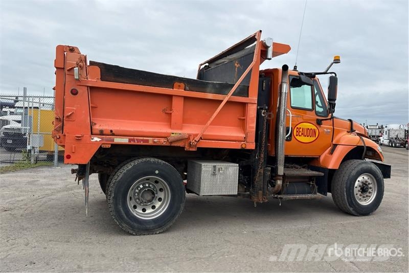 International 7400 市政车
