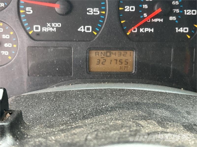 International 7400 Auto košare