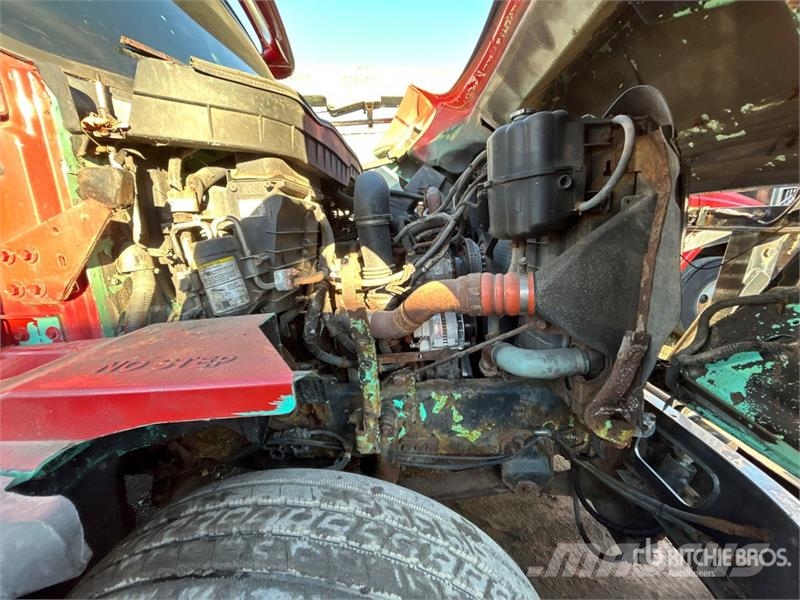 International 7400 Komunální / Multi-užitková vozidla