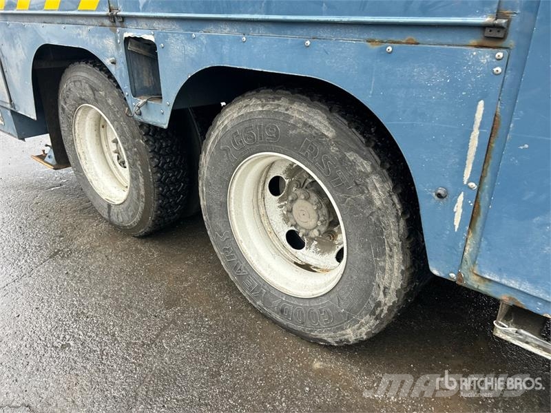 International 7400 Auto košare