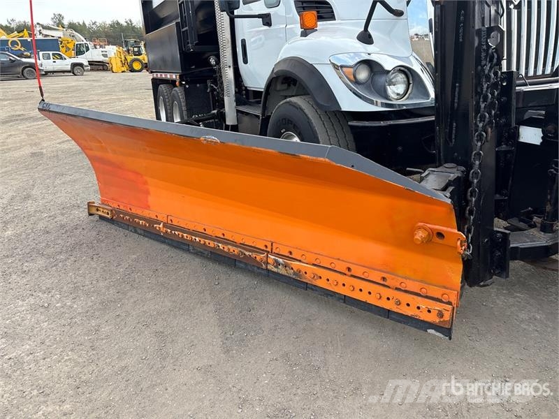 International 7400 Komunalna vozila