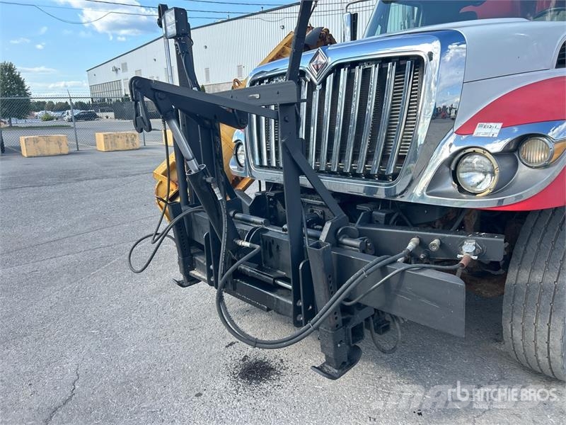 International 7400 Municipal / general purpose vehicles