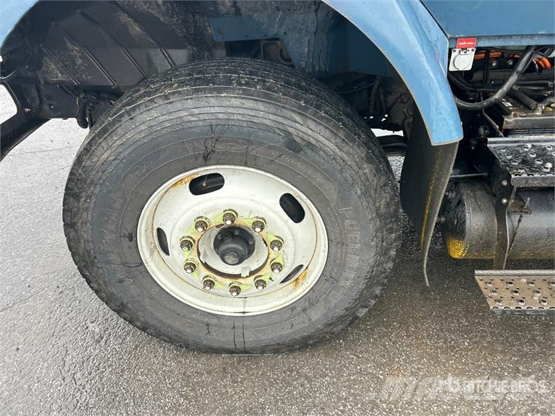 International 7400 Auto košare