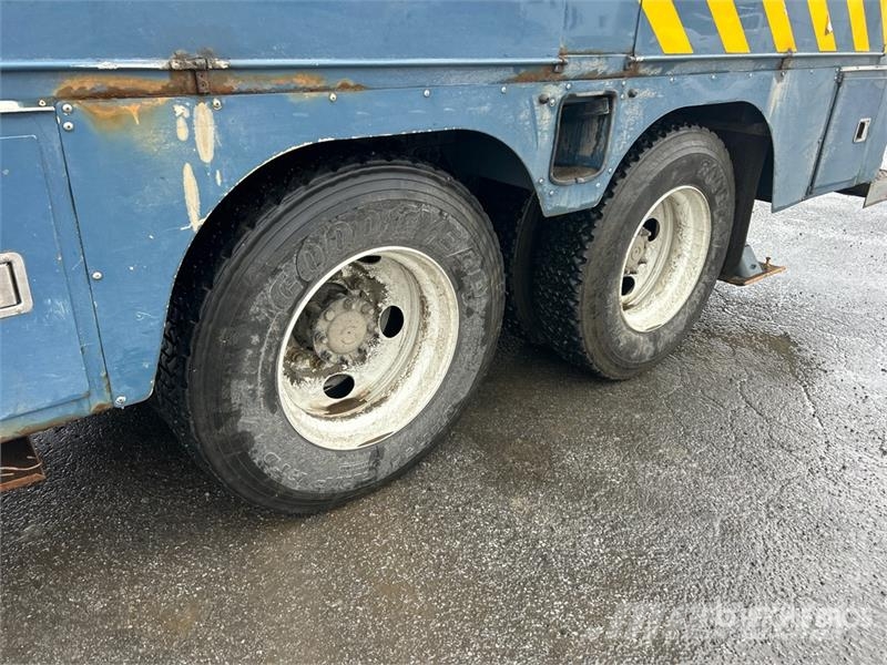 International 7400 Auto košare