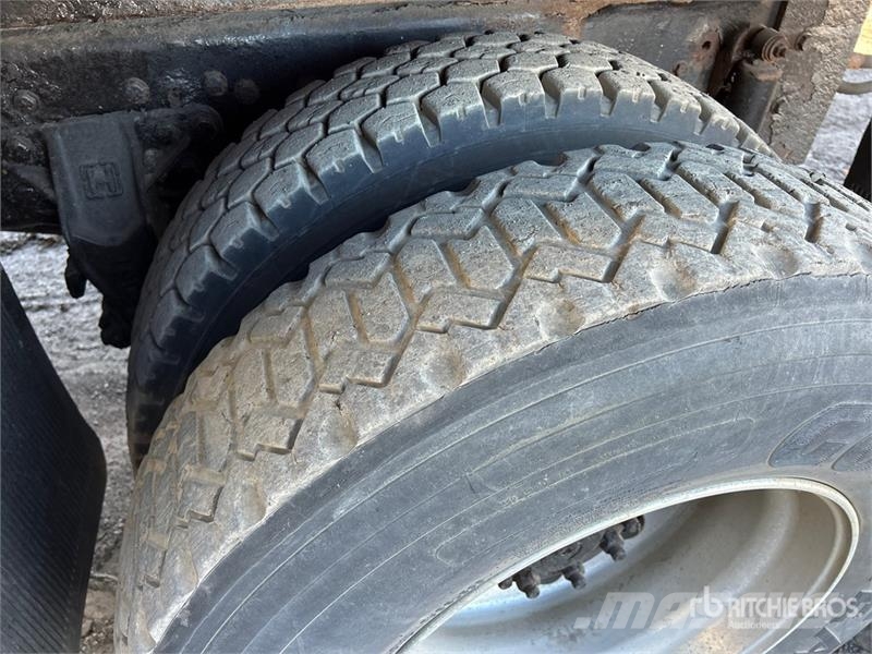 International 7400 Komunální / Multi-užitková vozidla