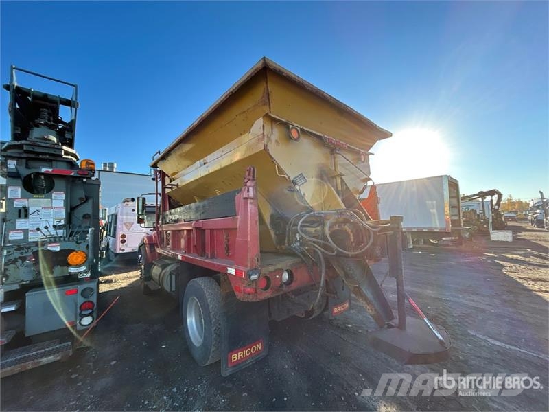 International 7400 Komunální / Multi-užitková vozidla