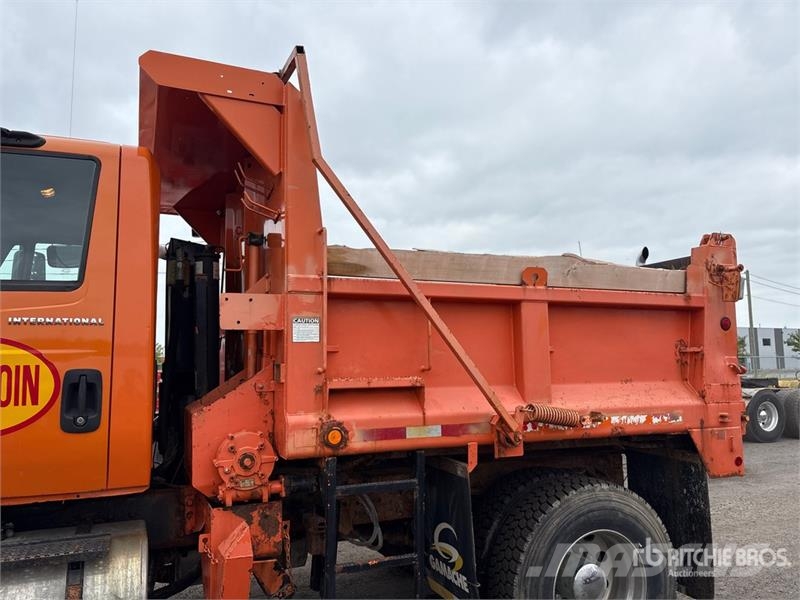 International 7400 Közúti karbantartó haszongépek