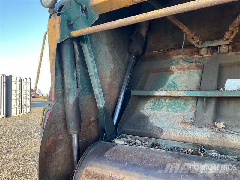 International 7400 Камиони за отпадъци