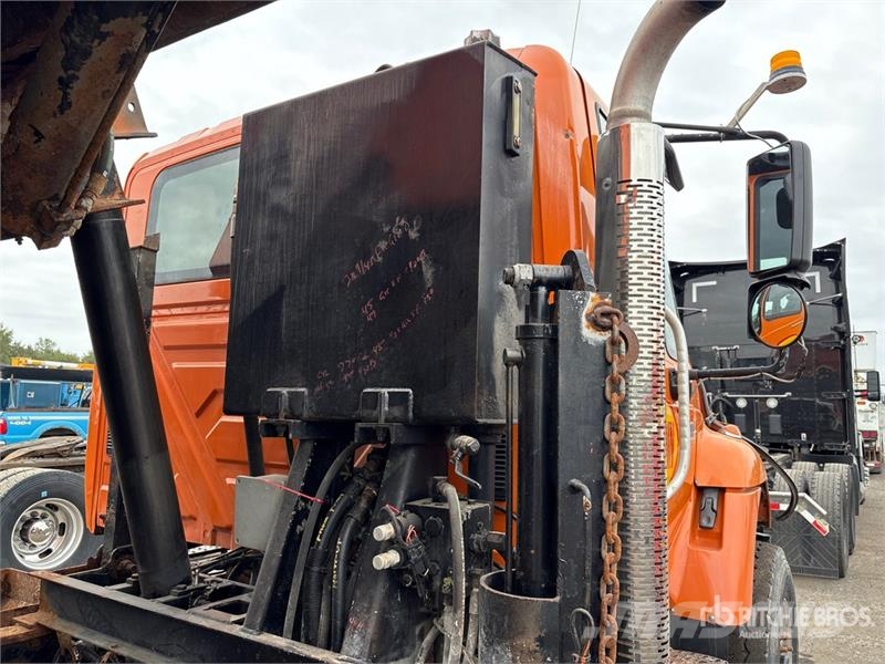 International 7400 Közúti karbantartó haszongépek