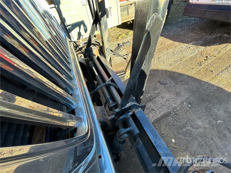 International 7400 Komunální / Multi-užitková vozidla