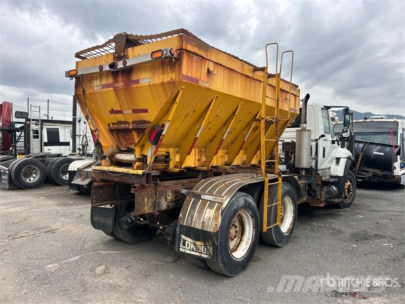 International 7400 Komunalna vozila