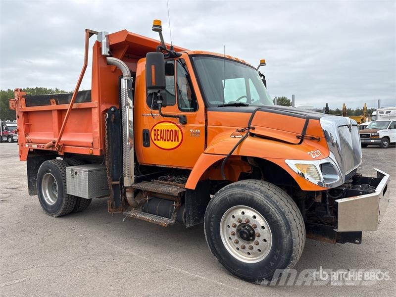 International 7400 Közúti karbantartó haszongépek
