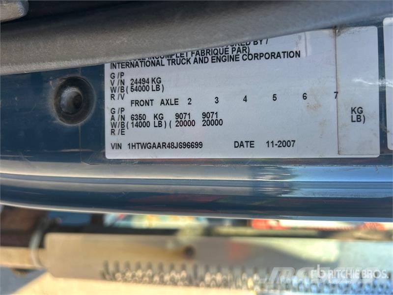 International 7400 Nostolava-autot