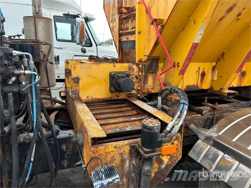 International 7400 Komunalna vozila