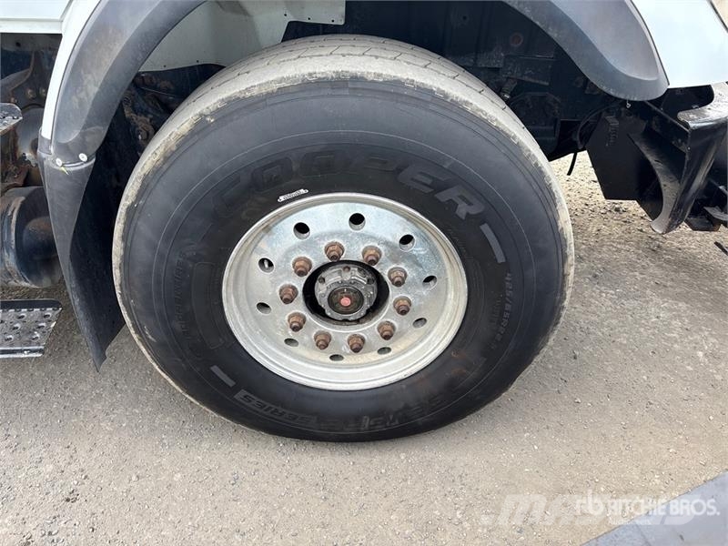 International 7400 Komunalna vozila