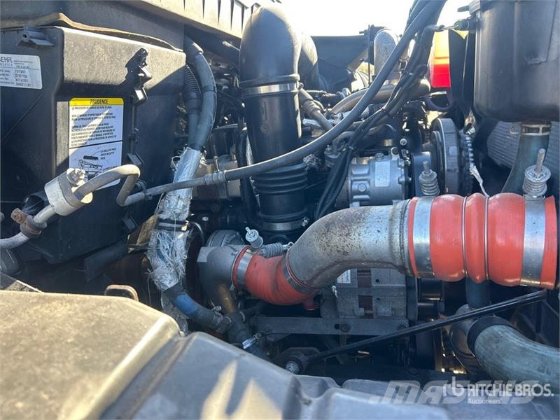 International 7400 Nostolava-autot