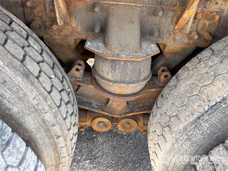 International 7400 مركبات الأغراض العامة
