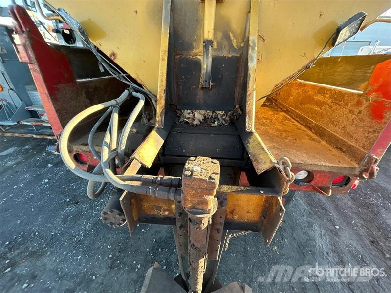 International 7400 Komunální / Multi-užitková vozidla