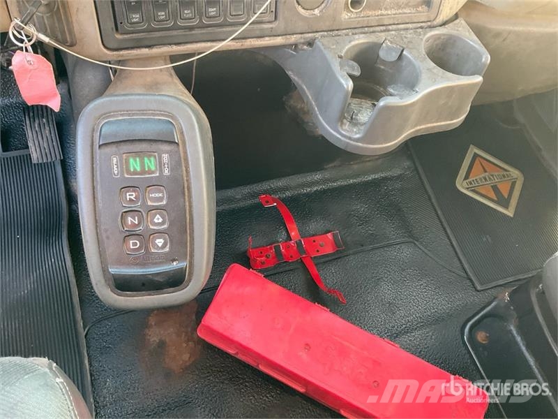 International 7400 Камиони за отпадъци