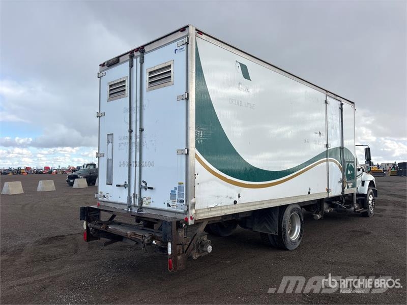 International 7400 4x2 Mobile Shredding Truck Специальные грузовики