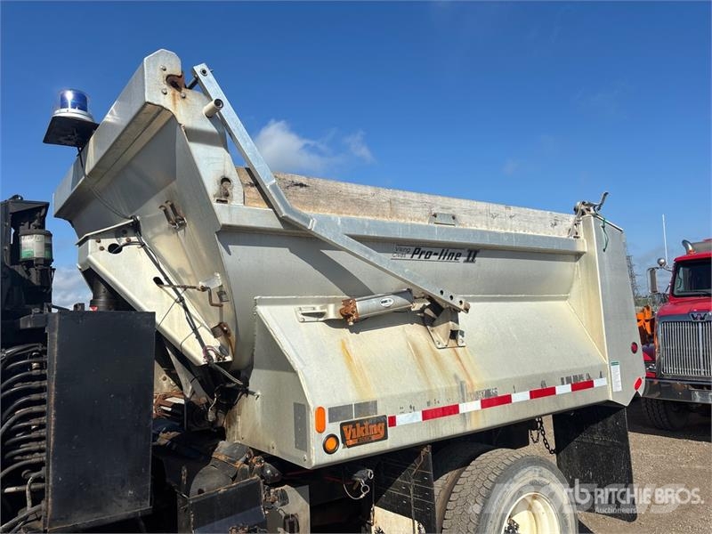 International 7500 都市/通用型車輛