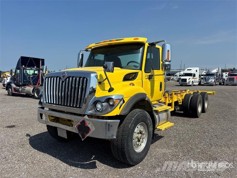 International 7500 Кабини