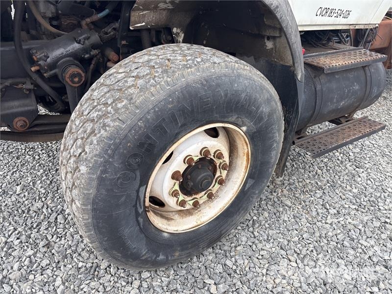 International 7500 Kabinler