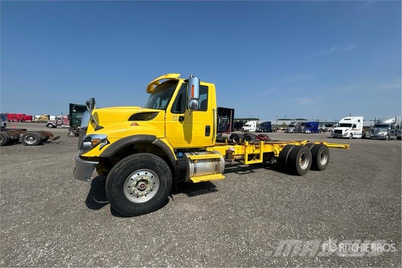 International 7500 Кабини