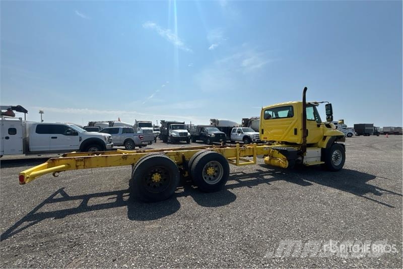 International 7500 Кабини