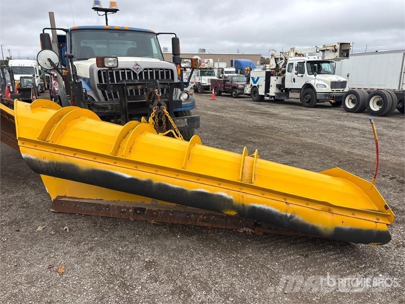 International 7500 6x4 Snow Plow Truck Kommunal-Sonderfahrzeuge