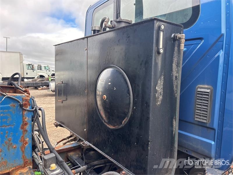 International 7500 6x4 Snow Plow Truck Kommunal-Sonderfahrzeuge