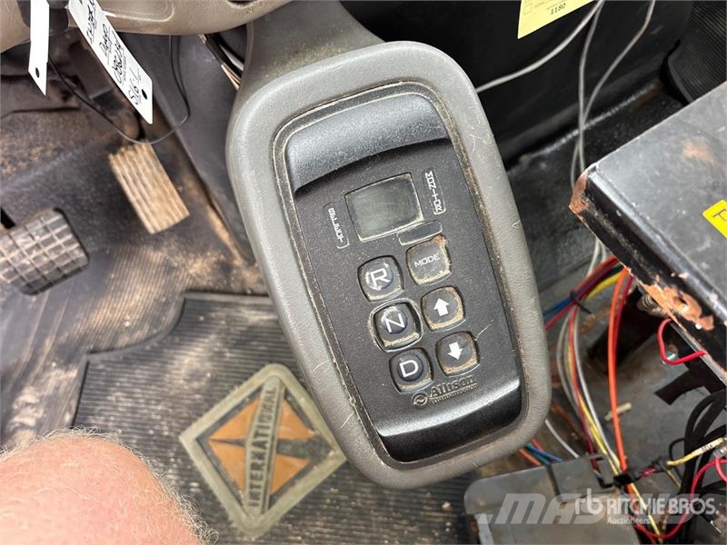 International 7500 6x4 Snow Plow Truck Kommunal-Sonderfahrzeuge