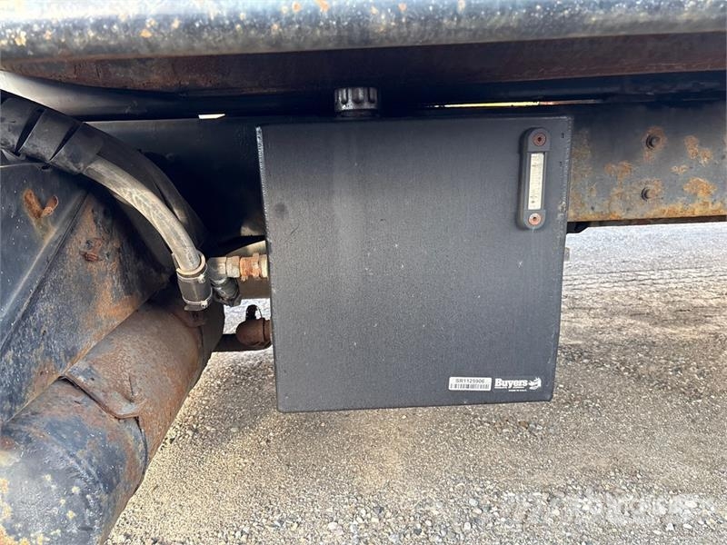 International 7600 Camiones portacubetas