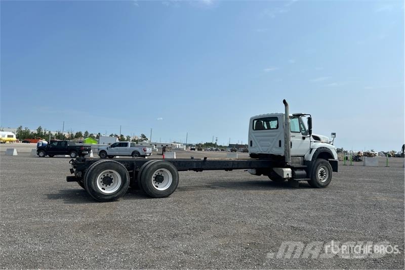 International 7600 Cabinas