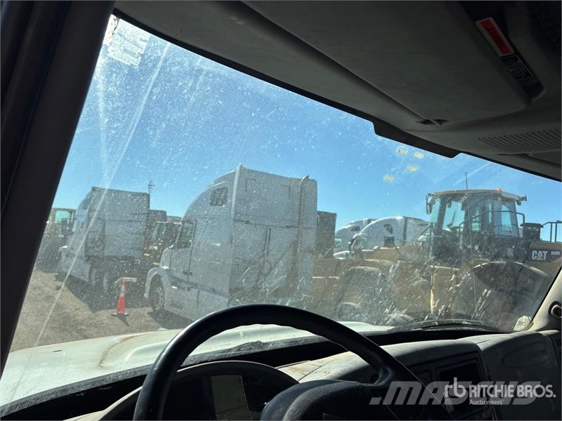 International 7600 Autre camion