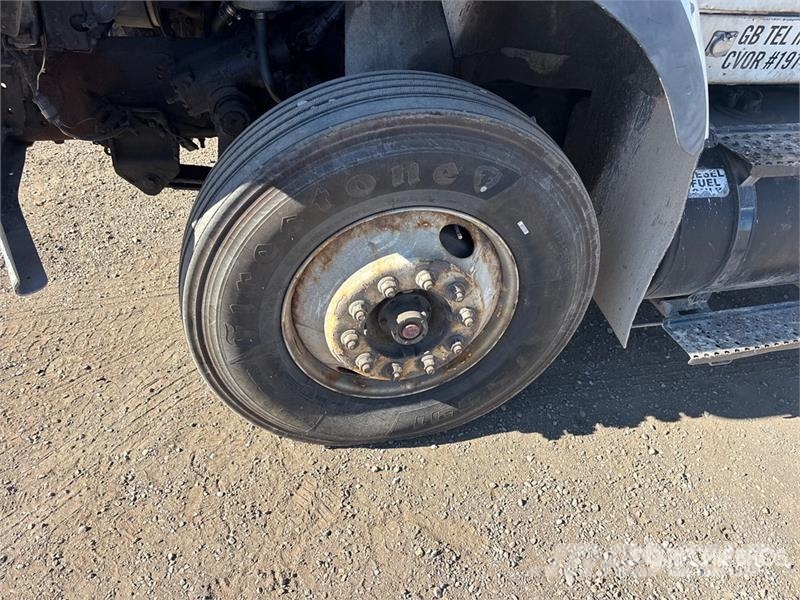 International 7600 Autre camion