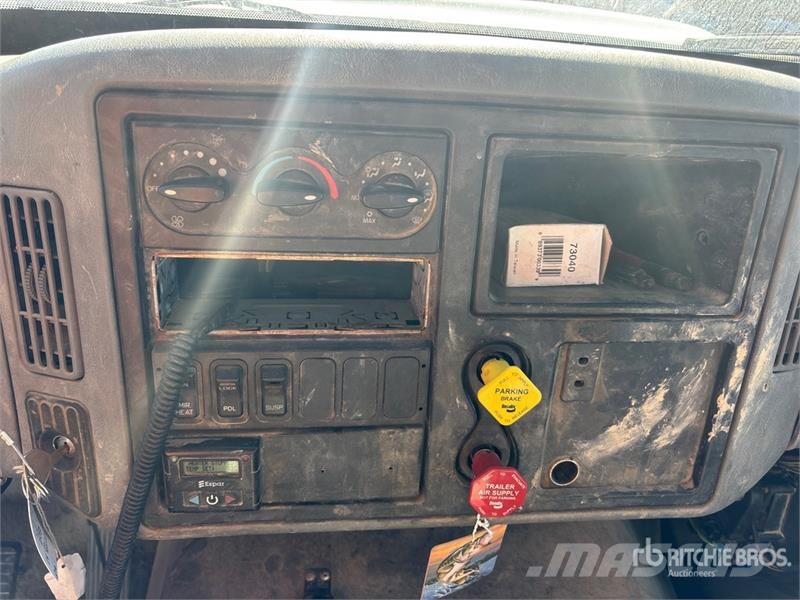 International 7600 Autre camion