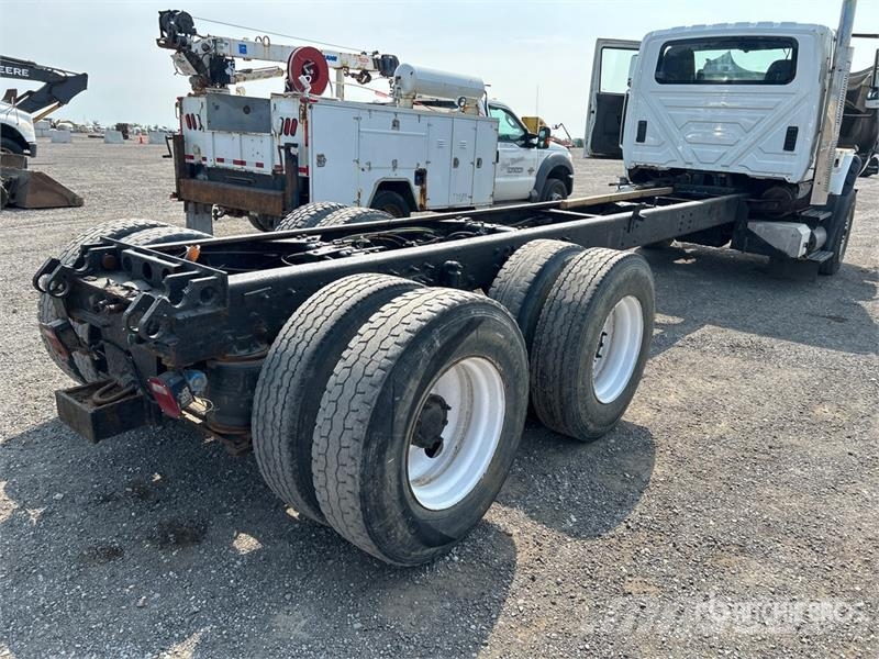 International 7600 Cabinas