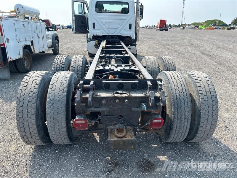 International 7600 Cabinas