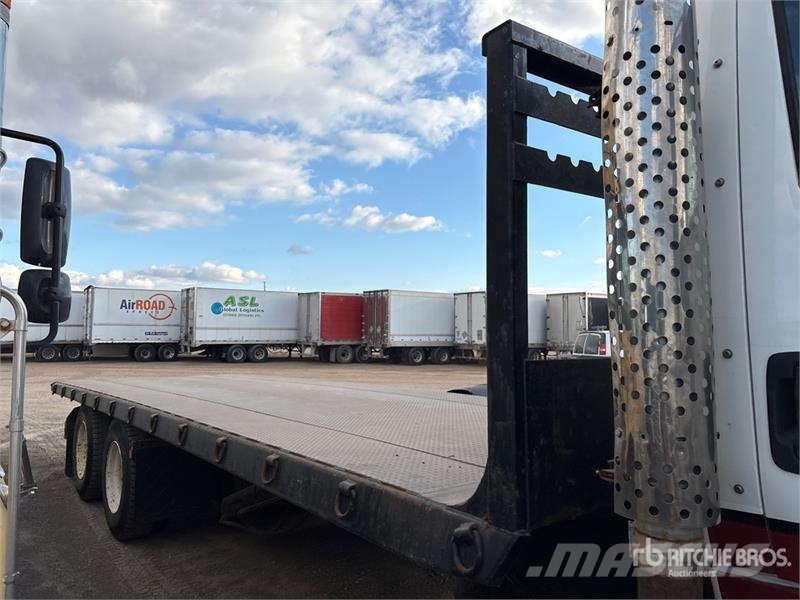 International 7600 Camiones portacubetas
