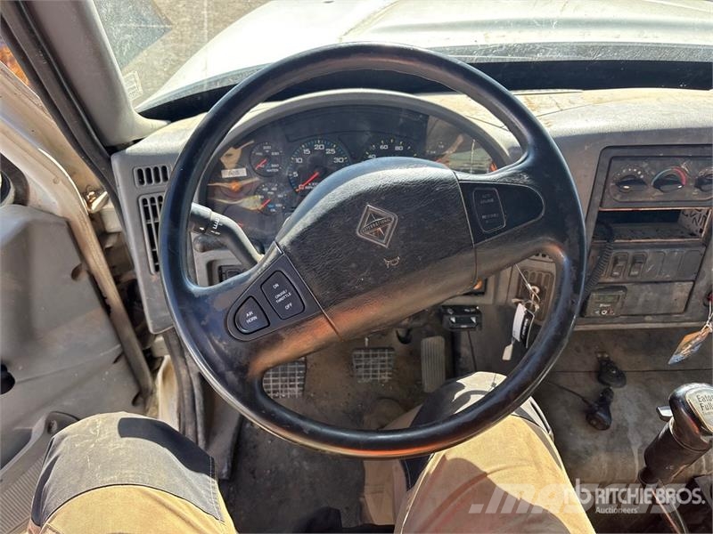 International 7600 Autre camion