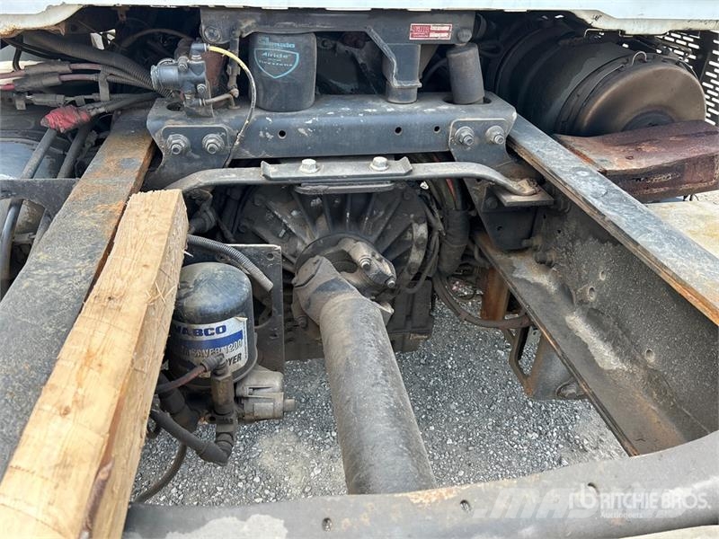 International 7600 Cabinas