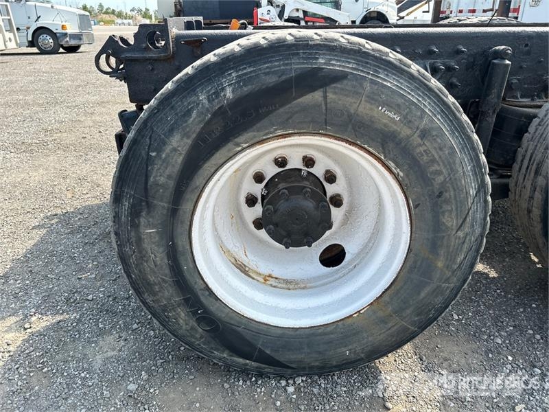International 7600 Cabinas