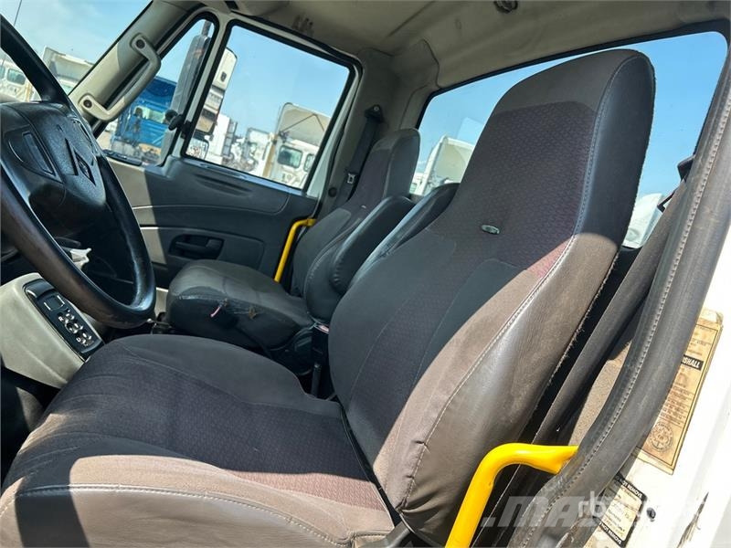 International 7600 Cabinas
