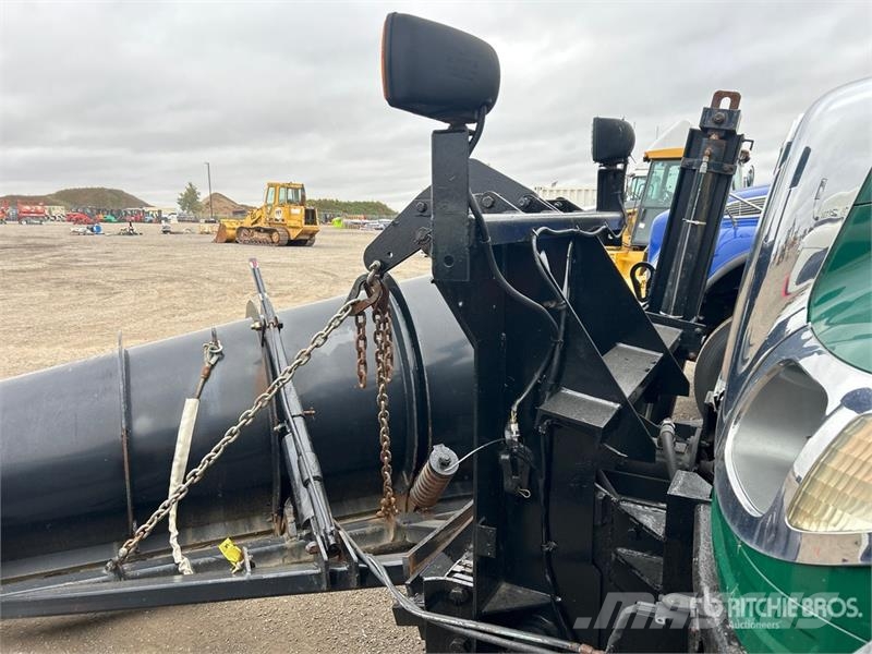 International 7600 4x2 Snow Plow Truck Kommunalt / generelt kjøretøy